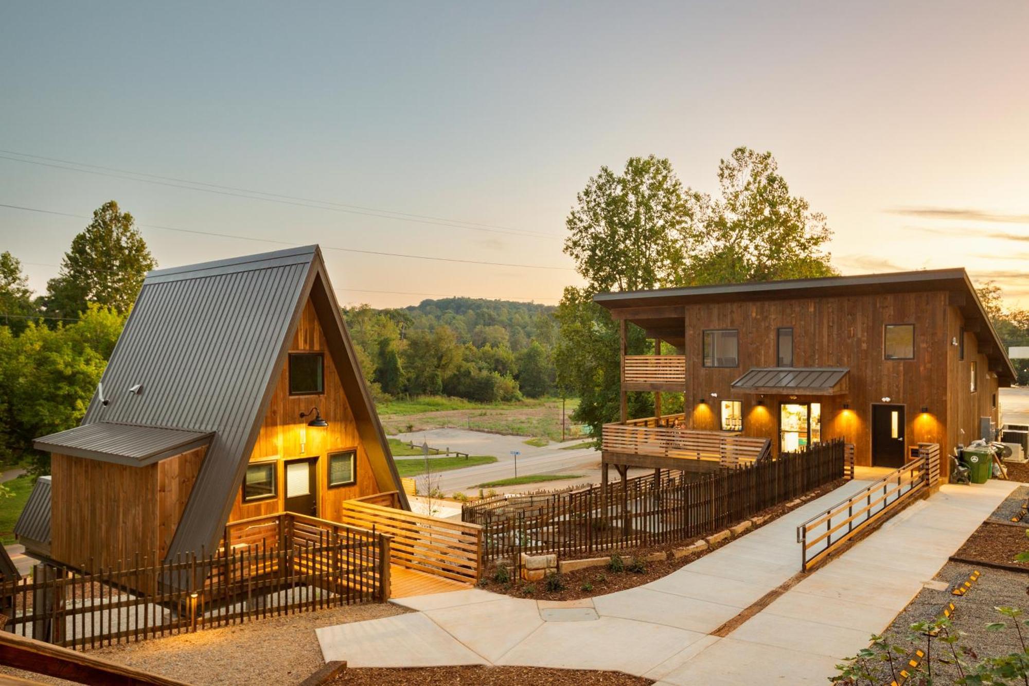Wrong Way River Lodge & Cabins Asheville Esterno foto