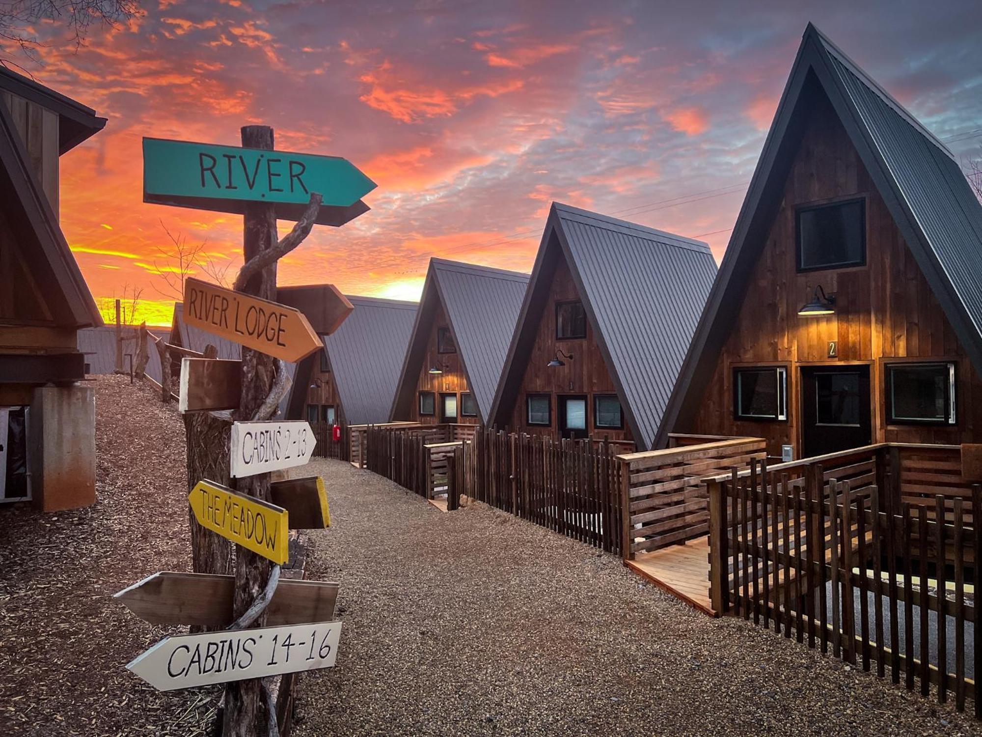 Wrong Way River Lodge & Cabins Asheville Esterno foto