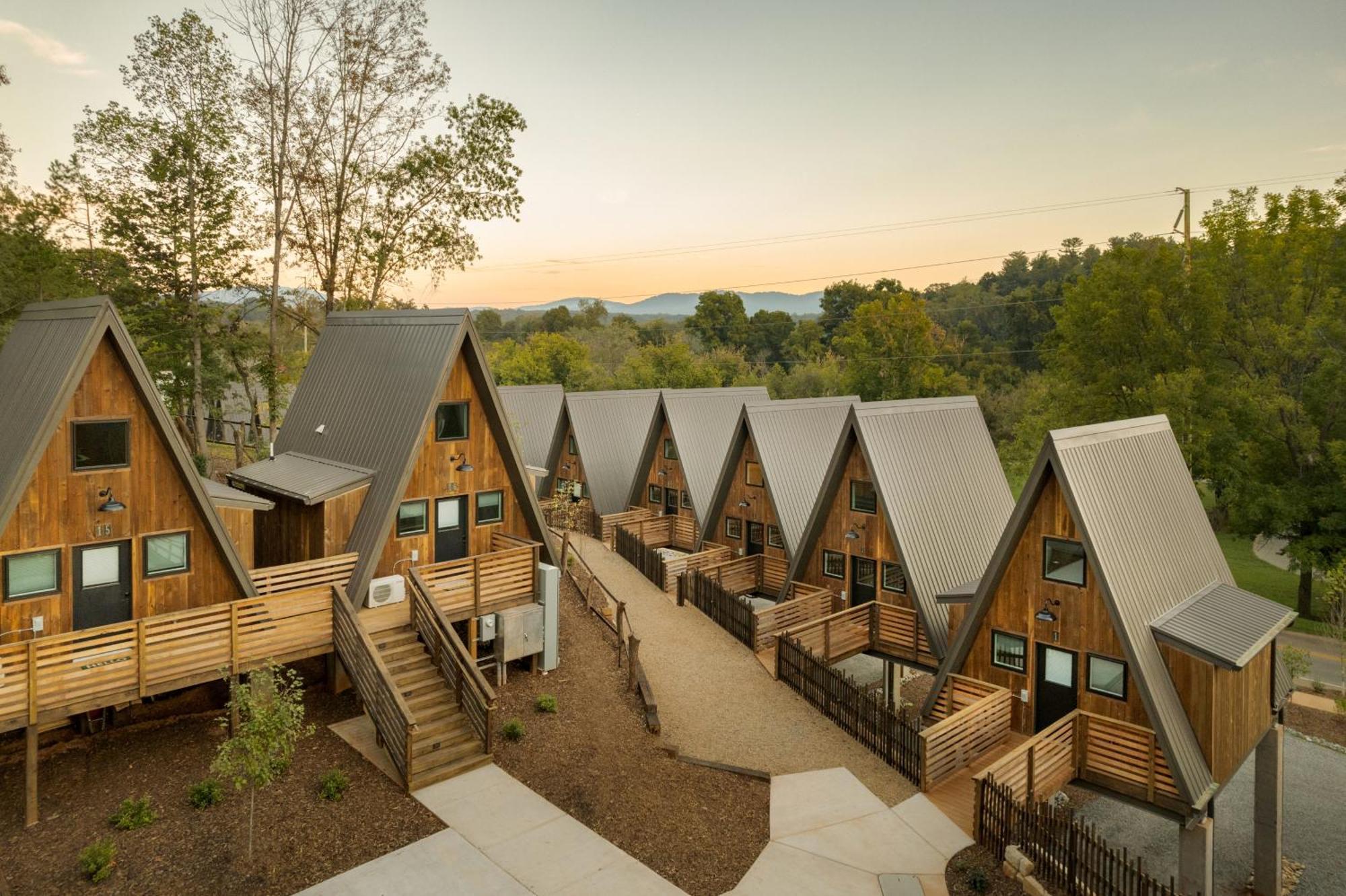 Wrong Way River Lodge & Cabins Asheville Esterno foto